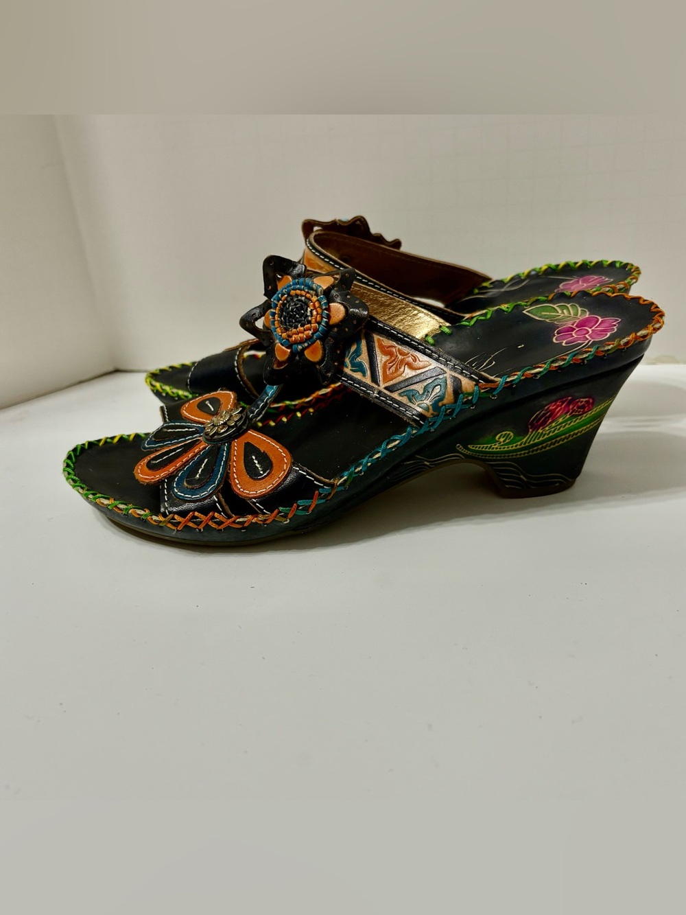 Handcrafted Black Multicolor Floral Wedge Sandals
